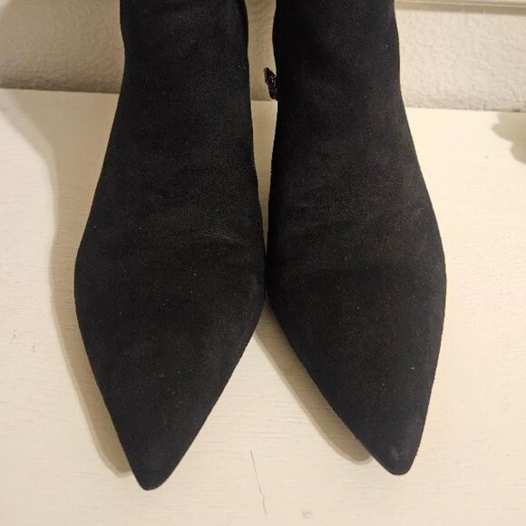 EUC Women's Charles David Black Suede Zip Kitten Heeled Ankle Boot, Size 10M - Picture 1 of 6